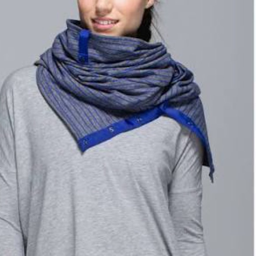 Lululemon Vinyasa Scarf Parallel Stripe Pigment Blue Heathered Black Reversible